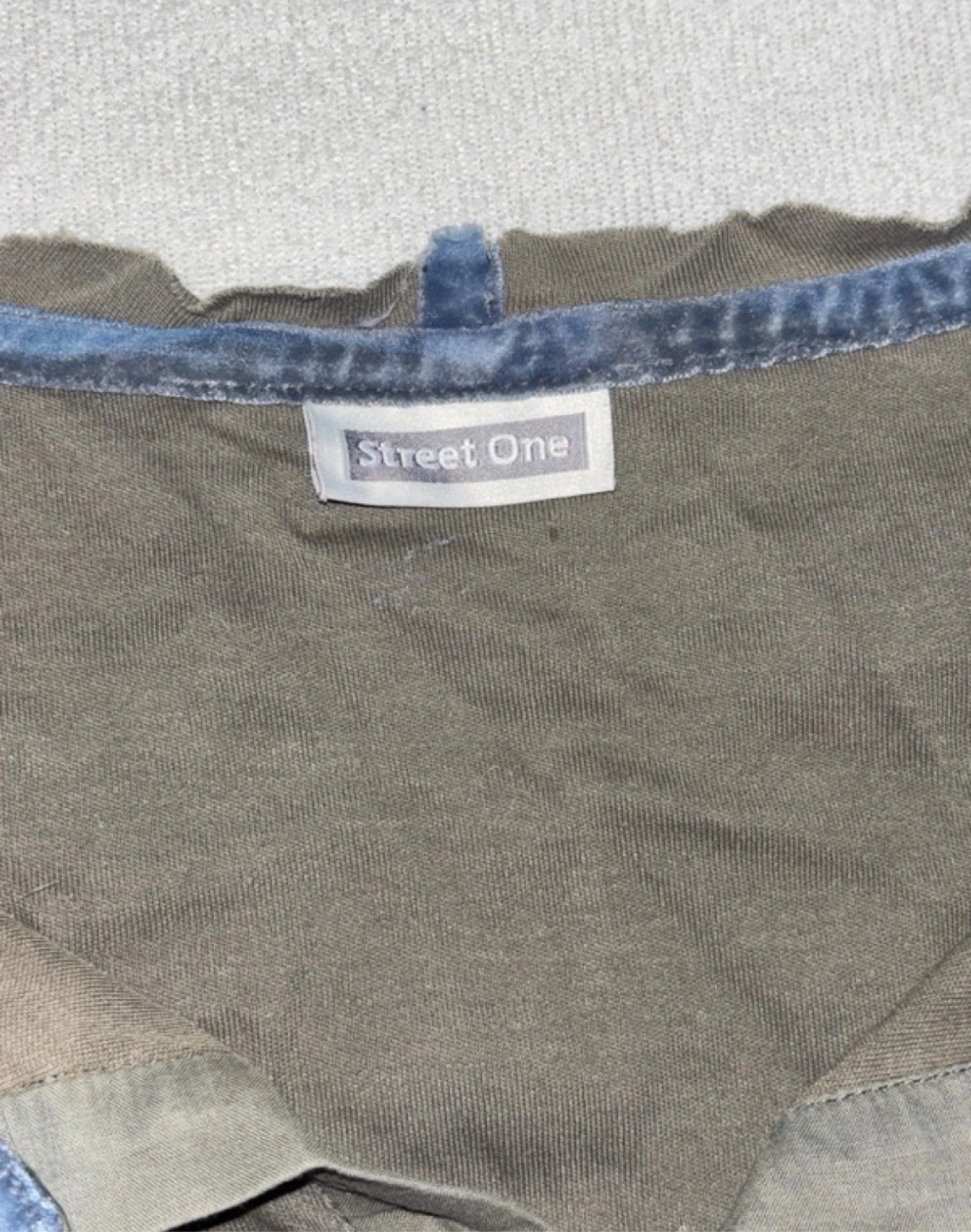 Vestido curto esportivo blusão cáqui com bolsinho – photo 2